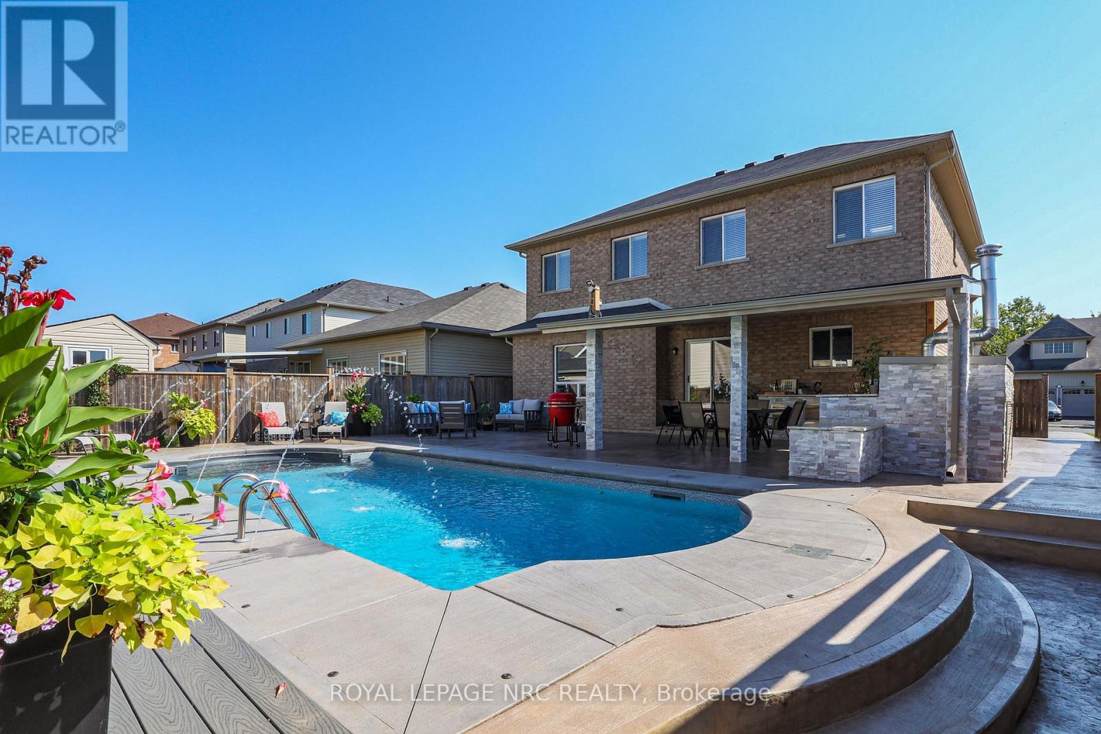Property at 9135 WHITE OAK AVENUE image 4