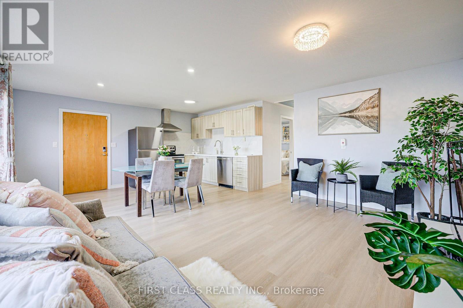 17 Willowbank Avenue, Richmond Hill (Oak Ridges Lake Wilcox), Ontario  L4E 3B4 - Photo 15 - N12102934