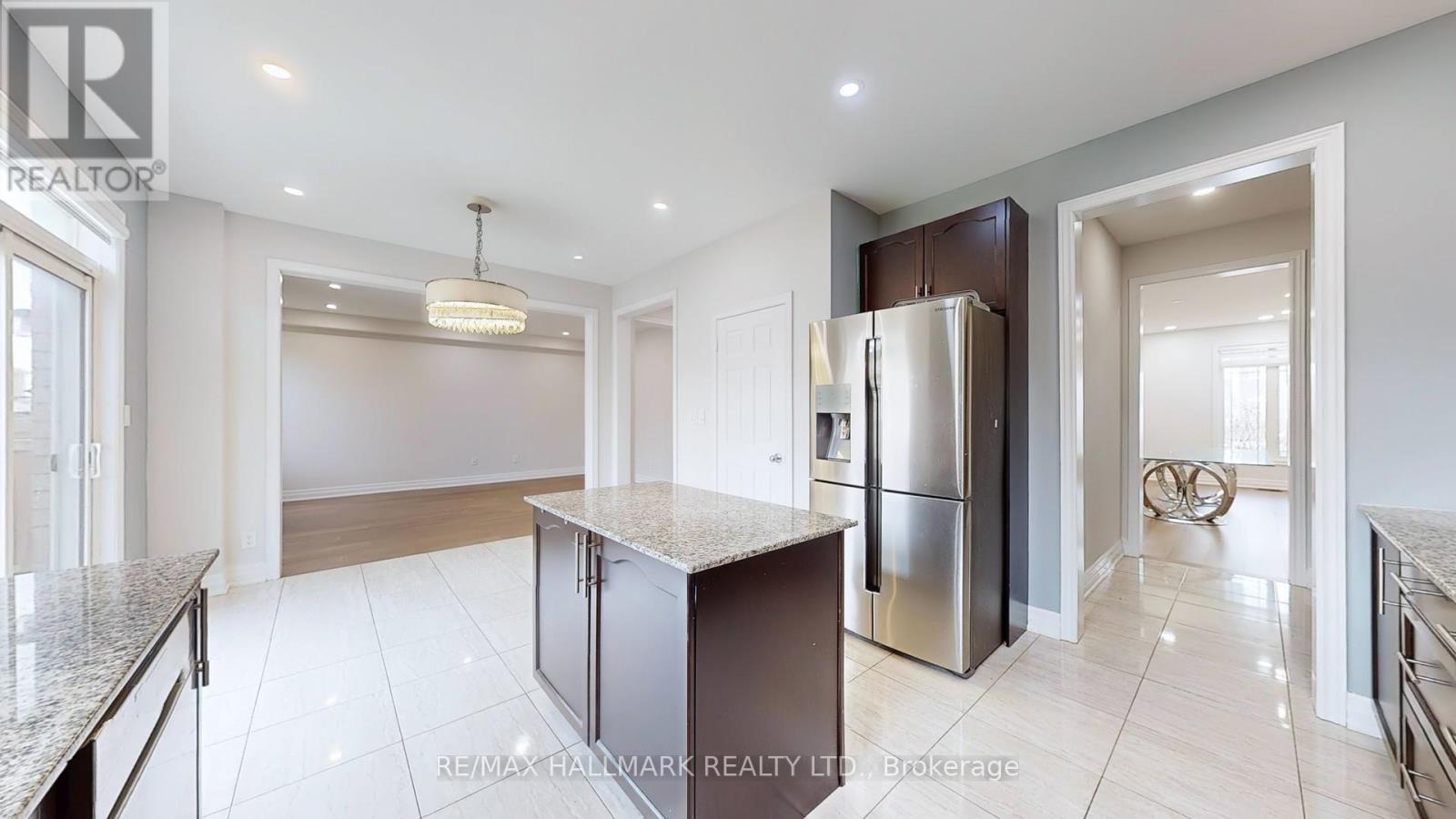 45 Romanelli Crescent, Bradford West Gwillimbury, Ontario  L3Z 0X7 - Photo 10 - N12074309