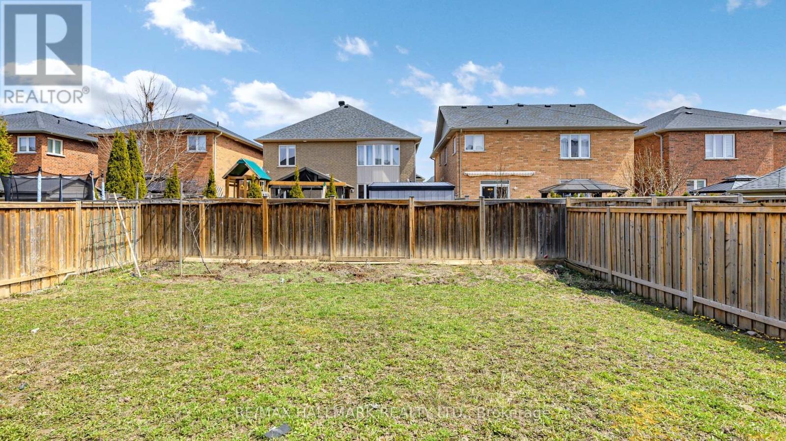 45 Romanelli Crescent, Bradford West Gwillimbury, Ontario  L3Z 0X7 - Photo 40 - N12074309