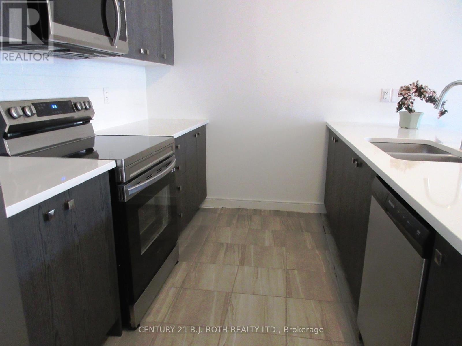 Property at 44 RED MAPLE LANE image 3