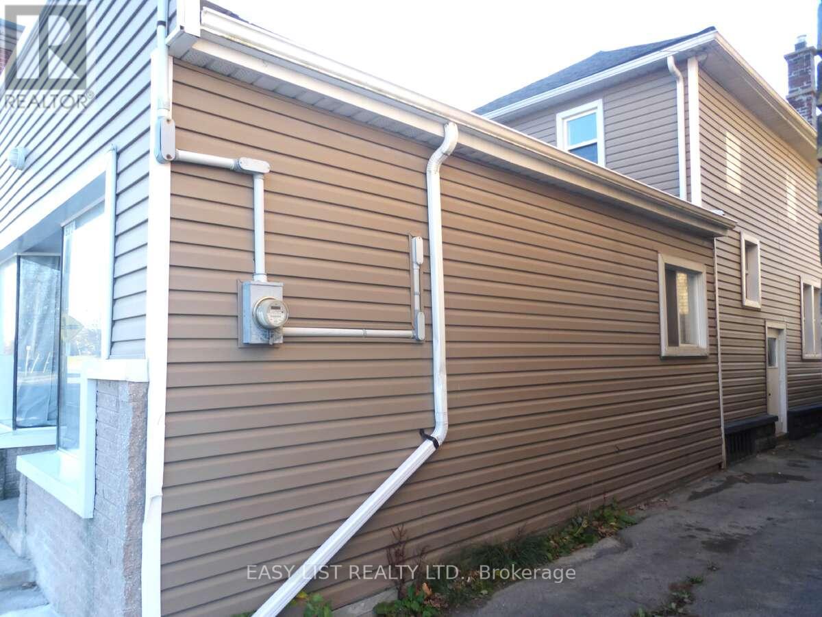 577 King Street, Welland, Ontario  L3B 3L3 - Photo 3 - X12103071