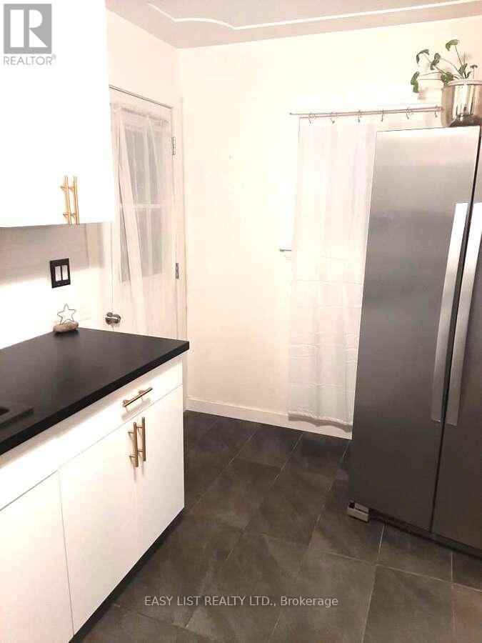 577 King Street, Welland, Ontario  L3B 3L3 - Photo 9 - X12103071