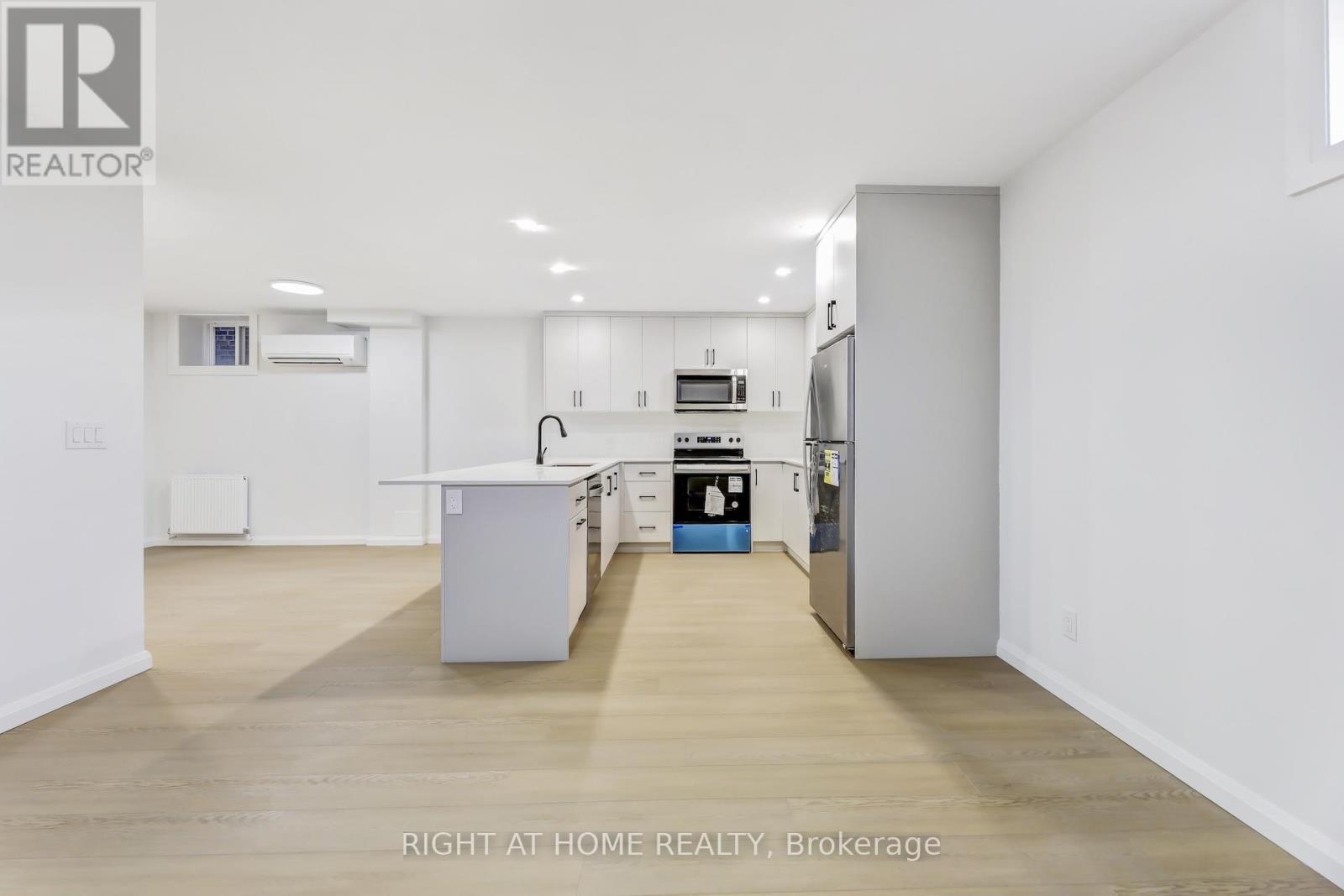 Lower - 35 Braemar Avenue, Toronto, Ontario  M5P 2L1 - Photo 5 - C12103117