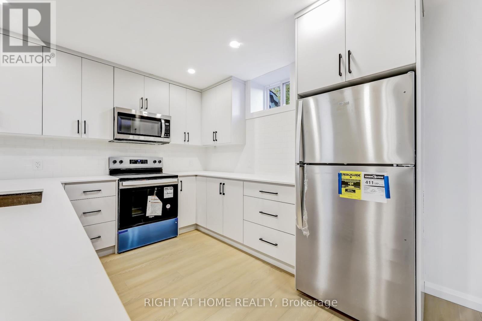 Lower - 35 Braemar Avenue, Toronto, Ontario  M5P 2L1 - Photo 7 - C12103117