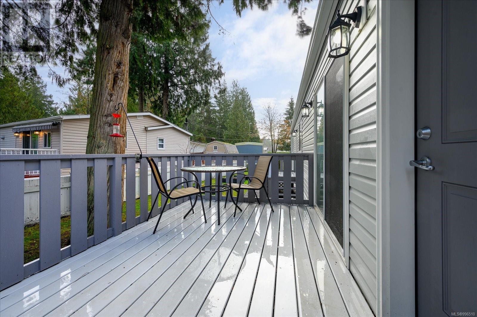 Property at 79 25 Maki Rd image 3
