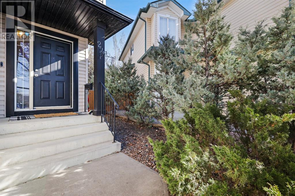 24 Rockyledge Crescent Nw, Calgary, Alberta  T3G 5M9 - Photo 3 - A2214411