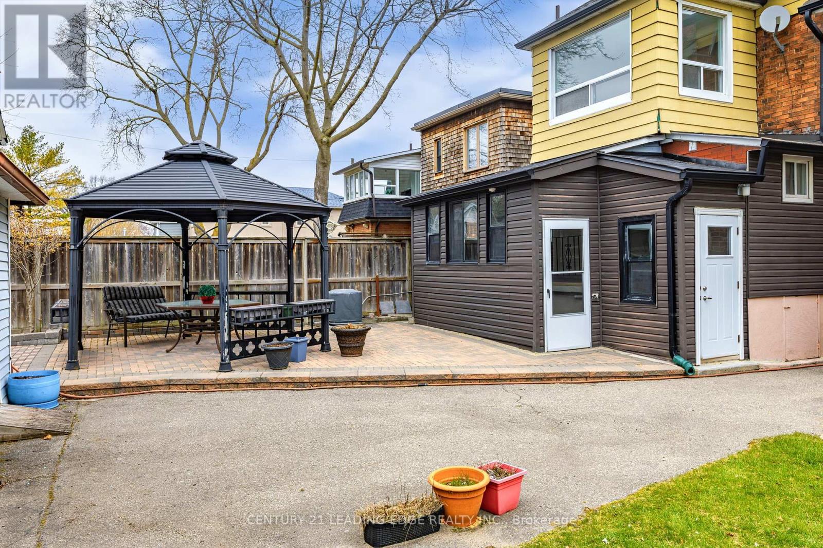 34 Chisholm Avenue, Toronto, Ontario  M4C 4V2 - Photo 46 - E12098075