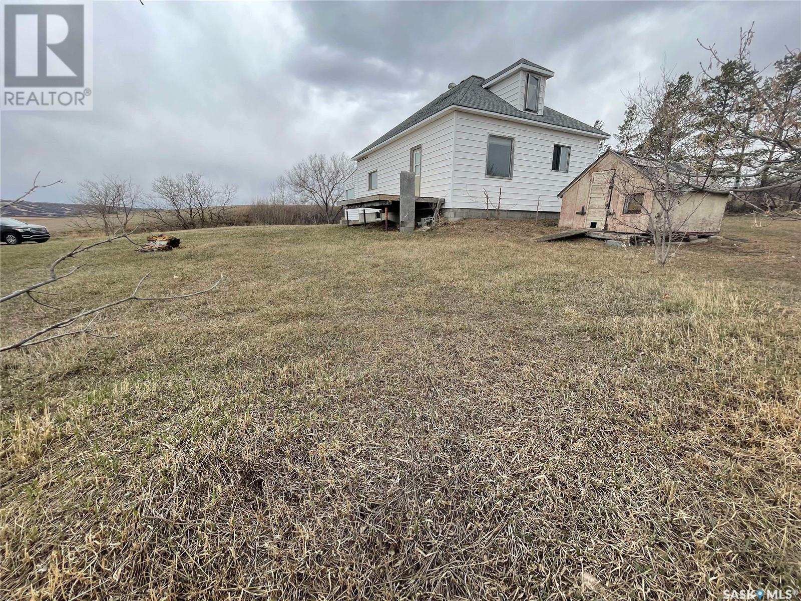 Valley House On 3.15 Acre Lot, Longlaketon Rm No. 219, Saskatchewan  S0G 0J5 - Photo 5 - SK995960