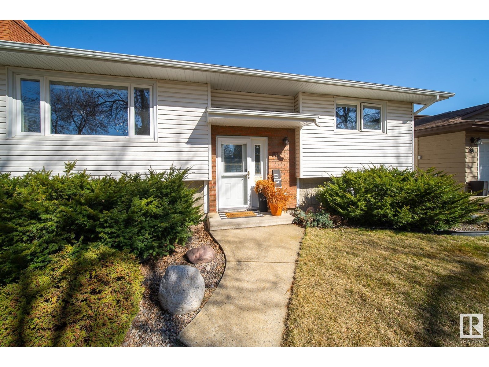 Property at 82 GLENWOOD CR image 4