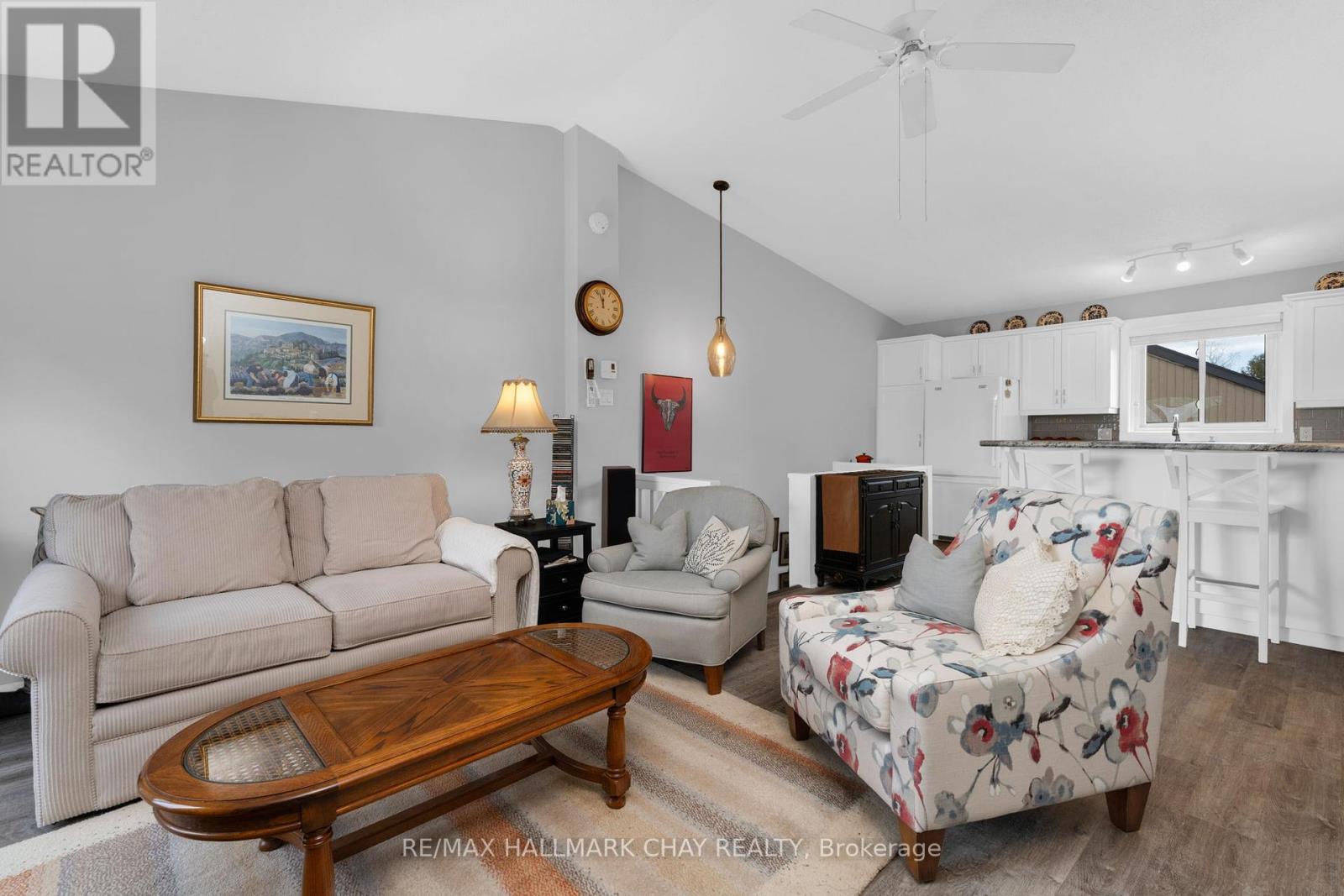 Property at 172 ESCARPMENT CRESCENT image 5