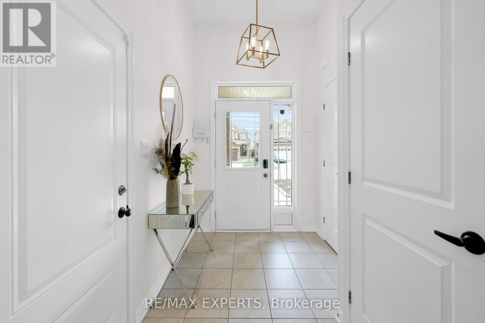 Property at 58 HUMBERSHED CRESCENT image 3