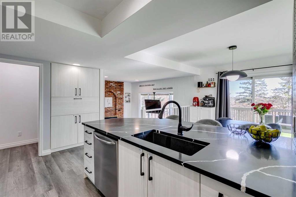 628 Canterbury Drive Sw, Calgary, Alberta  T2W 2A1 - Photo 14 - A2214511
