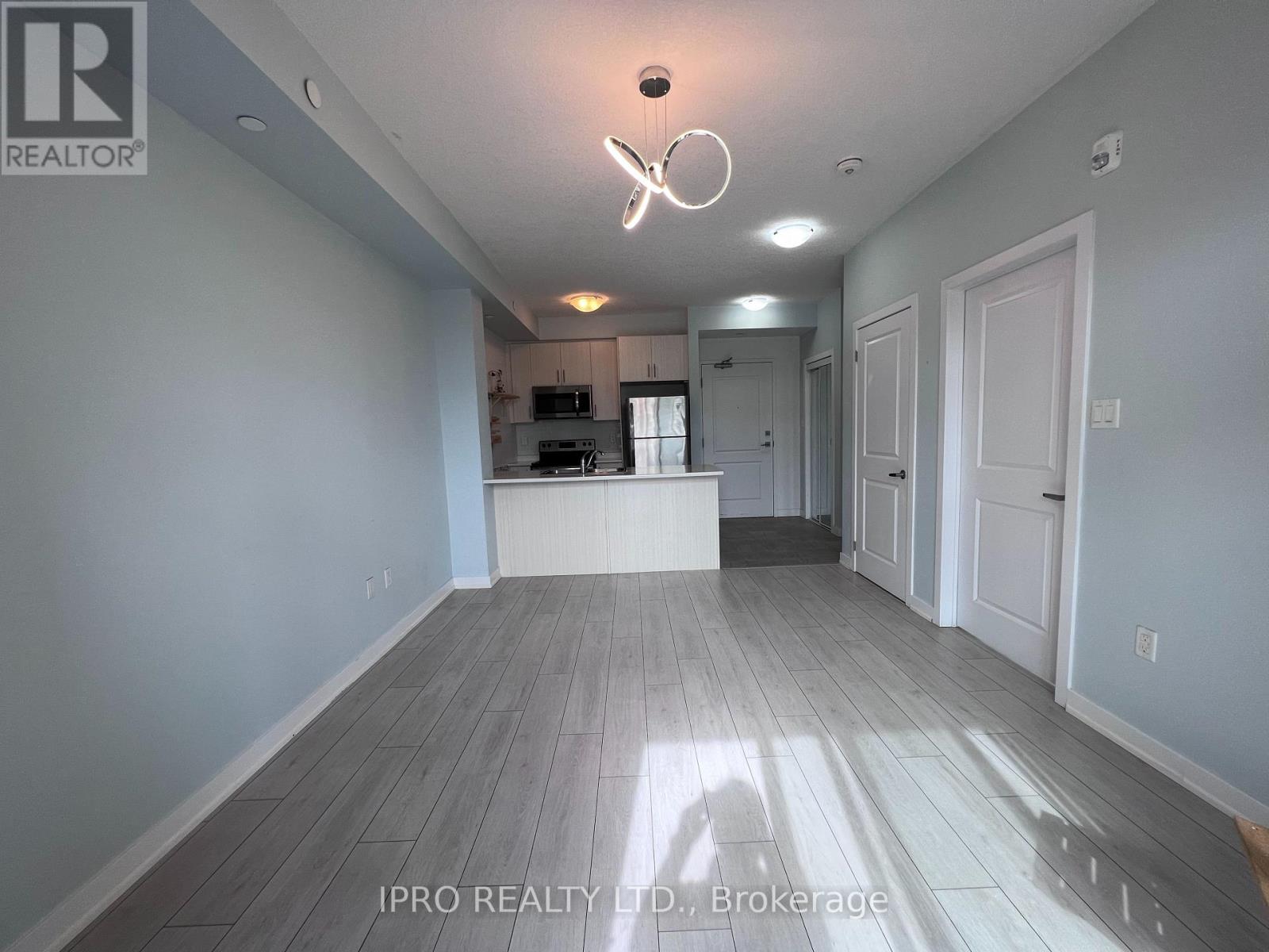 326 - 101 Shoreview Place, Hamilton, Ontario  L8E 0K2 - Photo 8 - X12103141
