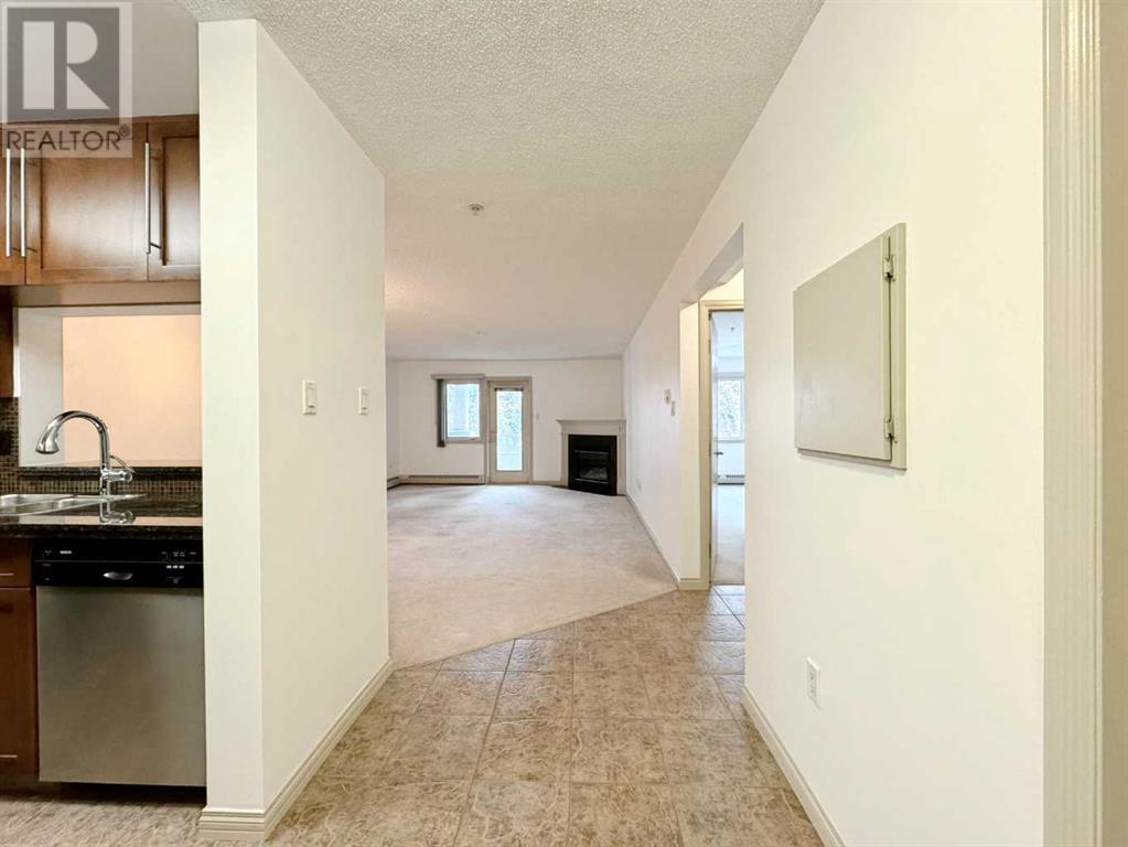 Property at 209, 790 Kingsmere Crescent SW image 3