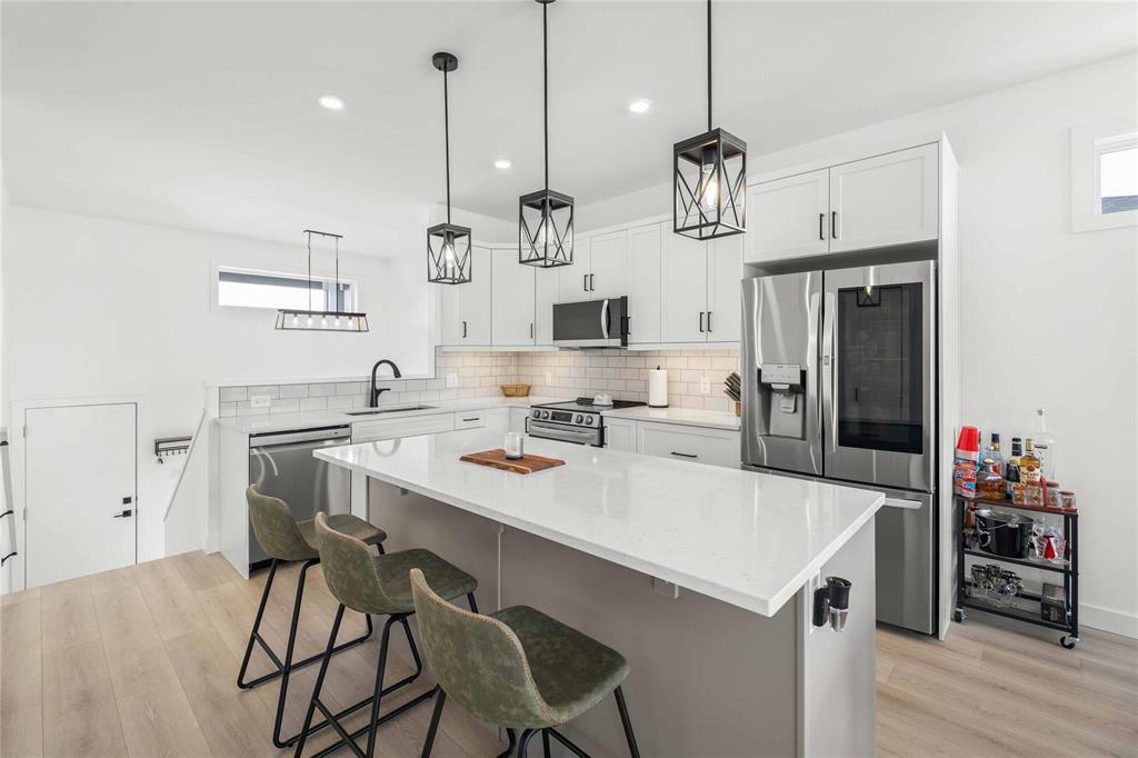 13 Gleneagles Street, Niverville, Manitoba  R0A 0A1 - Photo 3 - 202508781