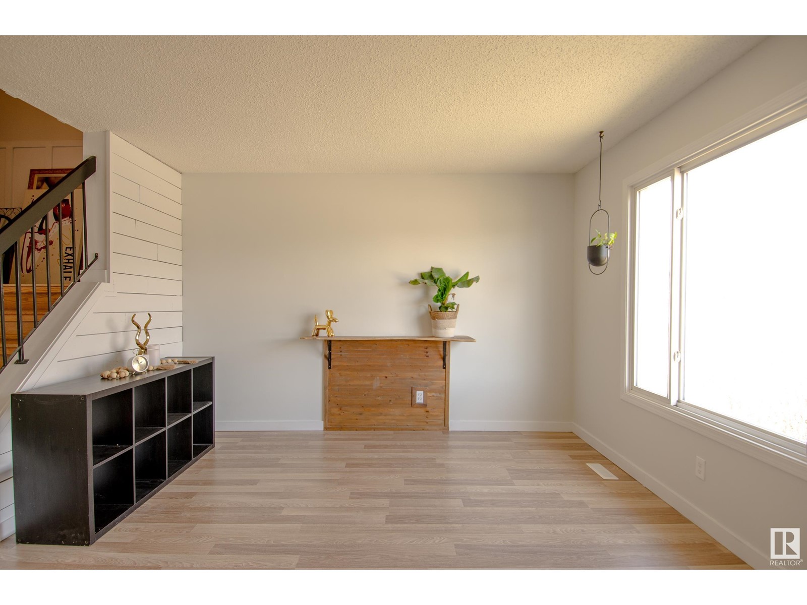 Property at 15806 84 ST NW image 4