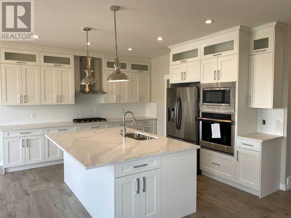 729 Mandalay Avenue Nw, Carstairs, Alberta  T0M 0N0 - Photo 2 - A2183500