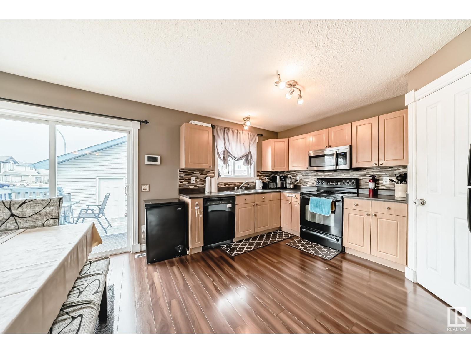 Property at 14026 158A AV NW image 4