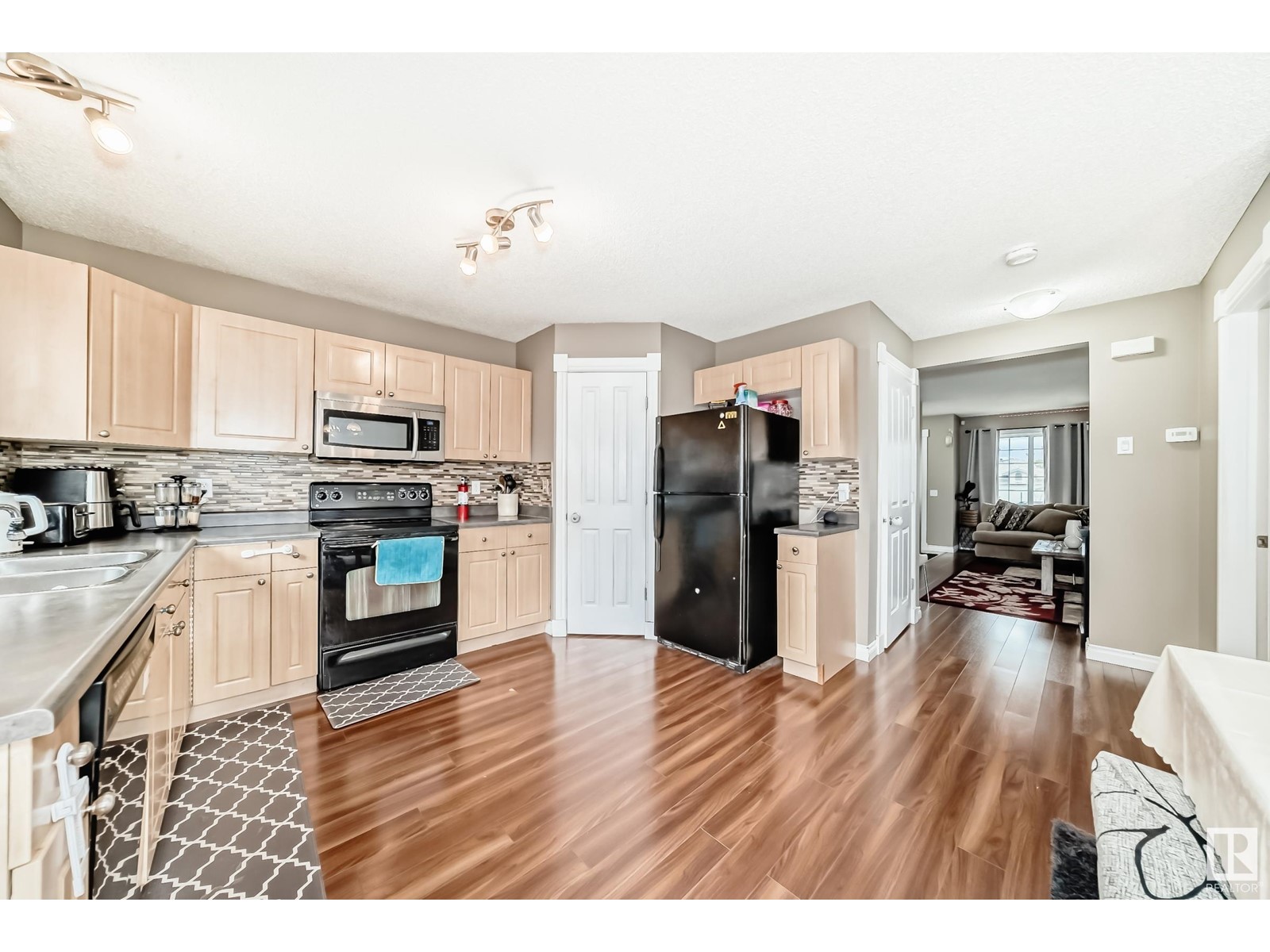 Property at 14026 158A AV NW image 5