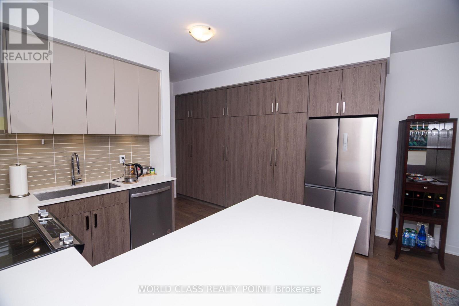 133 Green Gardens Boulevard, Toronto, Ontario  M6A 0E3 - Photo 7 - C12103189