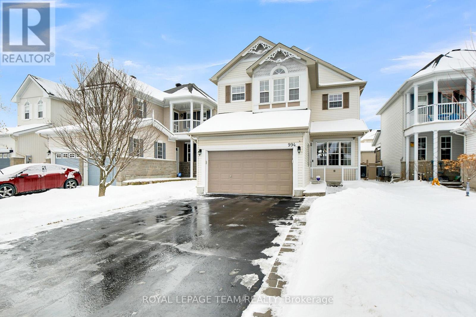 Property at 994 LINARIA WALK E image 3