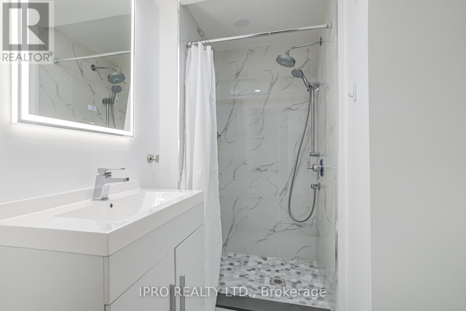 94 Rushmore Crescent, Brampton, Ontario  L6Z 1R2 - Photo 34 - W12103191