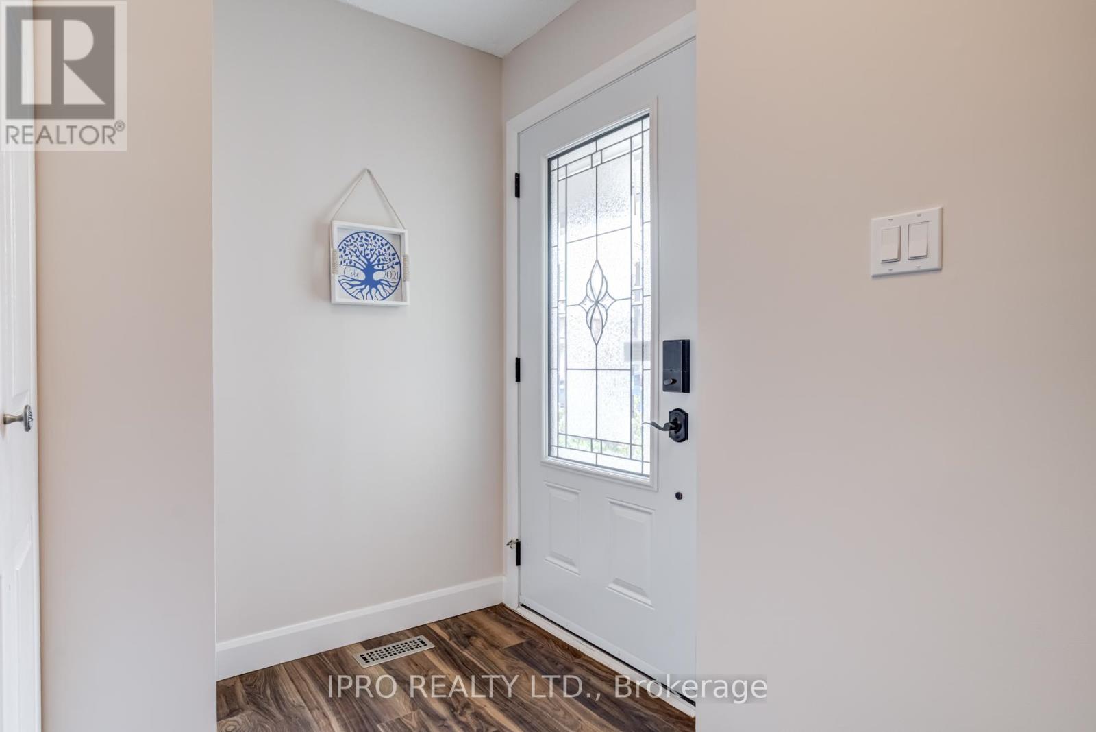 94 Rushmore Crescent, Brampton, Ontario  L6Z 1R2 - Photo 4 - W12103191