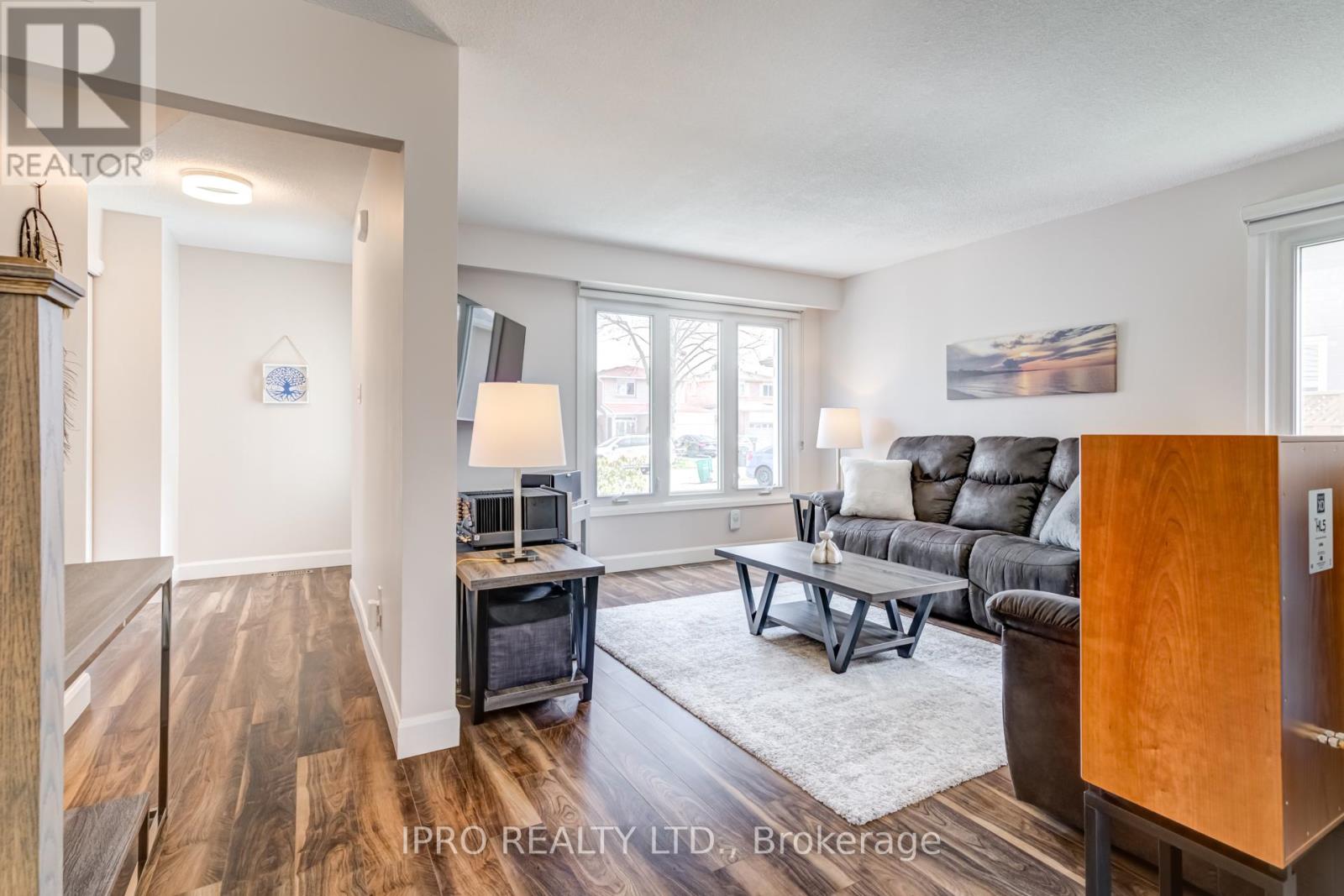 94 Rushmore Crescent, Brampton, Ontario  L6Z 1R2 - Photo 5 - W12103191