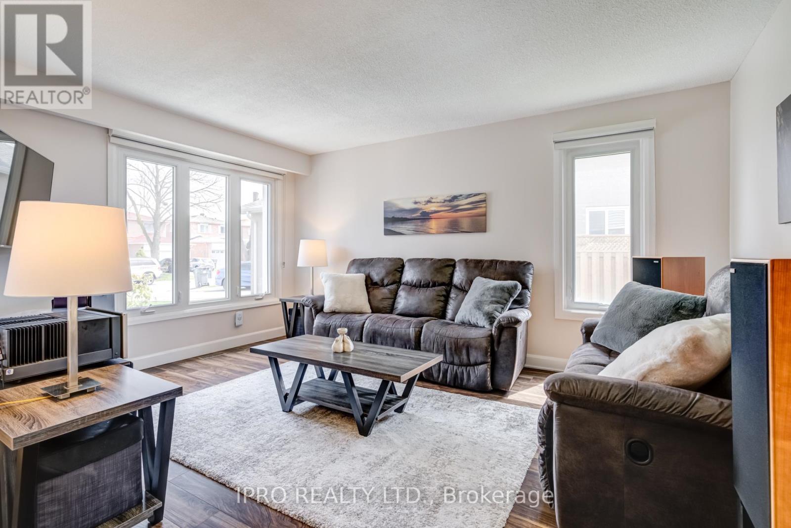94 Rushmore Crescent, Brampton, Ontario  L6Z 1R2 - Photo 6 - W12103191