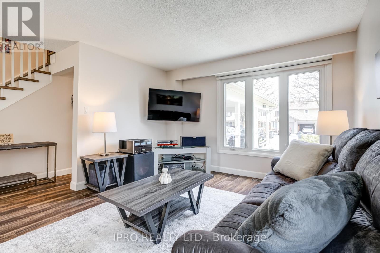 94 Rushmore Crescent, Brampton, Ontario  L6Z 1R2 - Photo 7 - W12103191