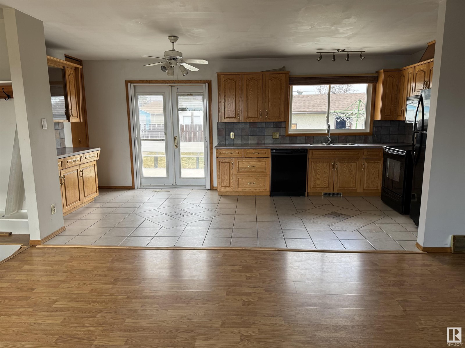 Property at 5420 49A ST image 2
