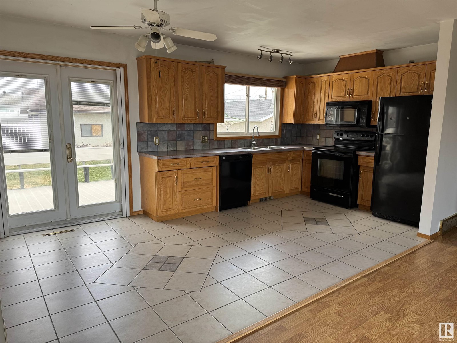Property at 5420 49A ST image 3