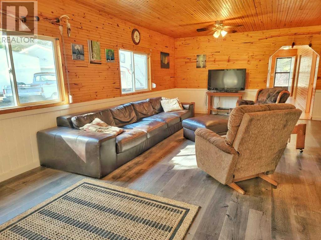 3252 Lake View Drive, Calling Lake, Alberta  T0H 0G0 - Photo 9 - A2214790
