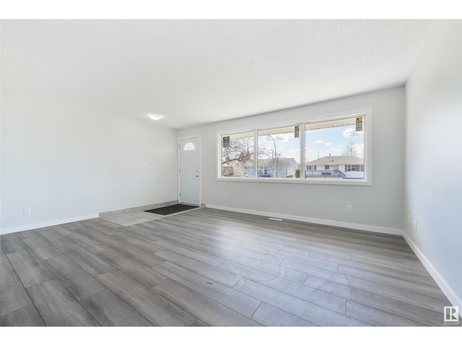 Property at 15732 107A AV NW image 4