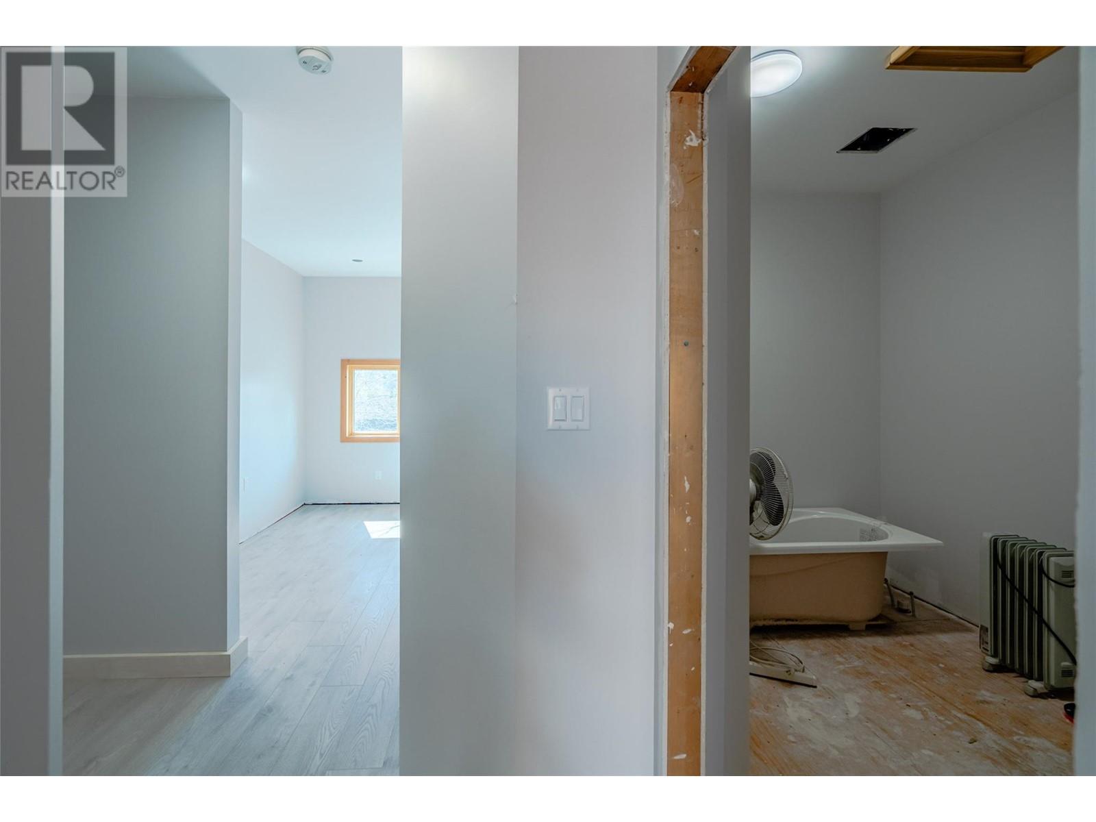 717-715 Josephine Street, Nelson, British Columbia  V1L 1X1 - Photo 51 - 10344700