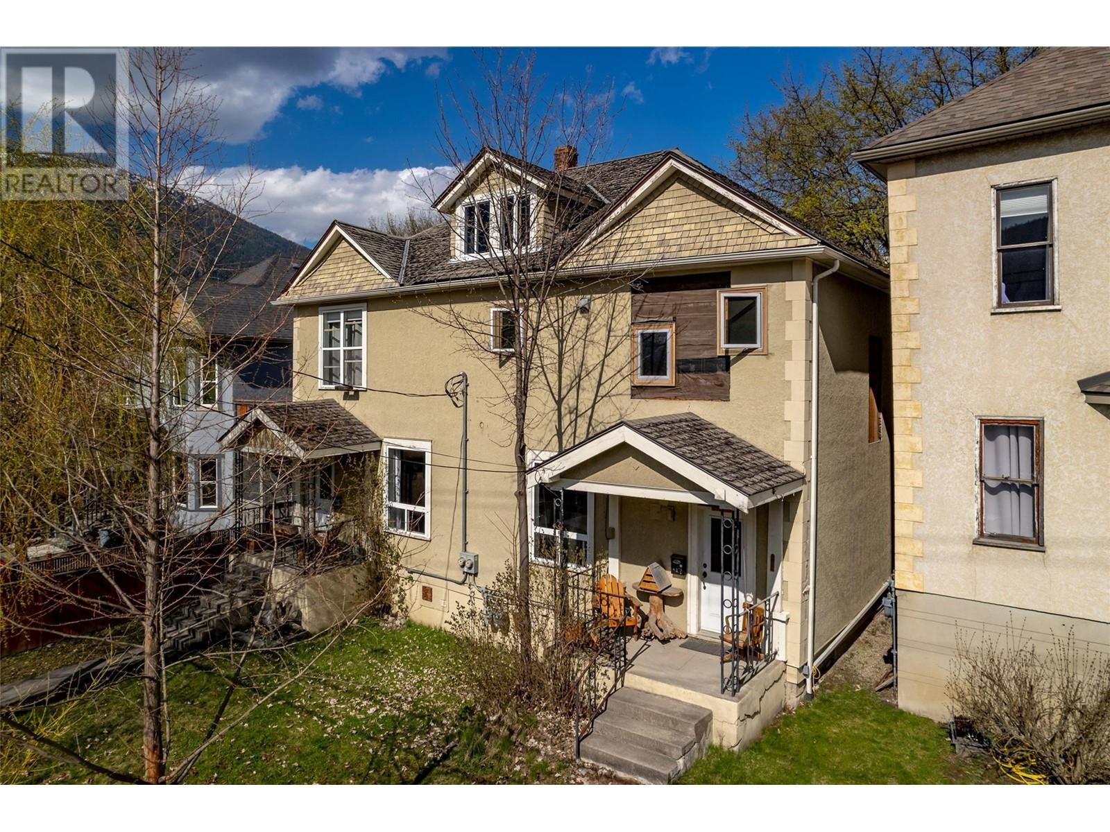 717-715 Josephine Street, Nelson, British Columbia  V1L 1X1 - Photo 2 - 10344700