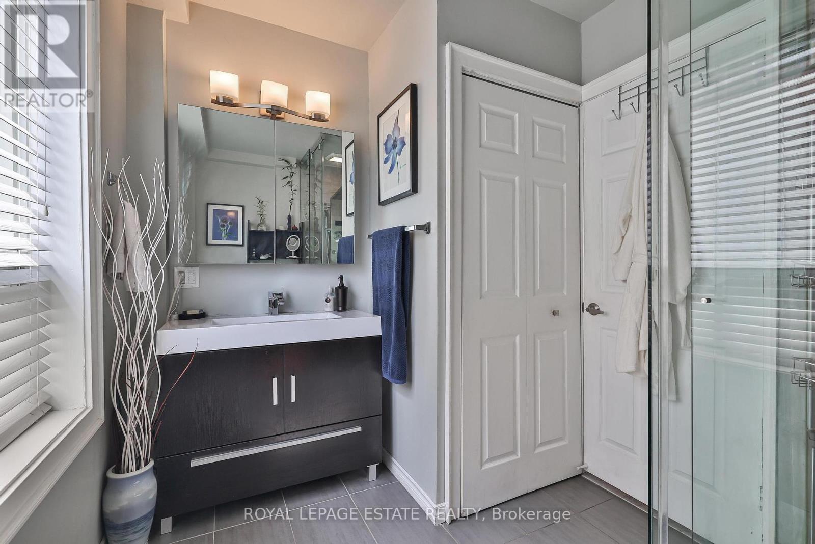 1281 Weston Road, Toronto, Ontario  M6M 4R2 - Photo 19 - W12103221