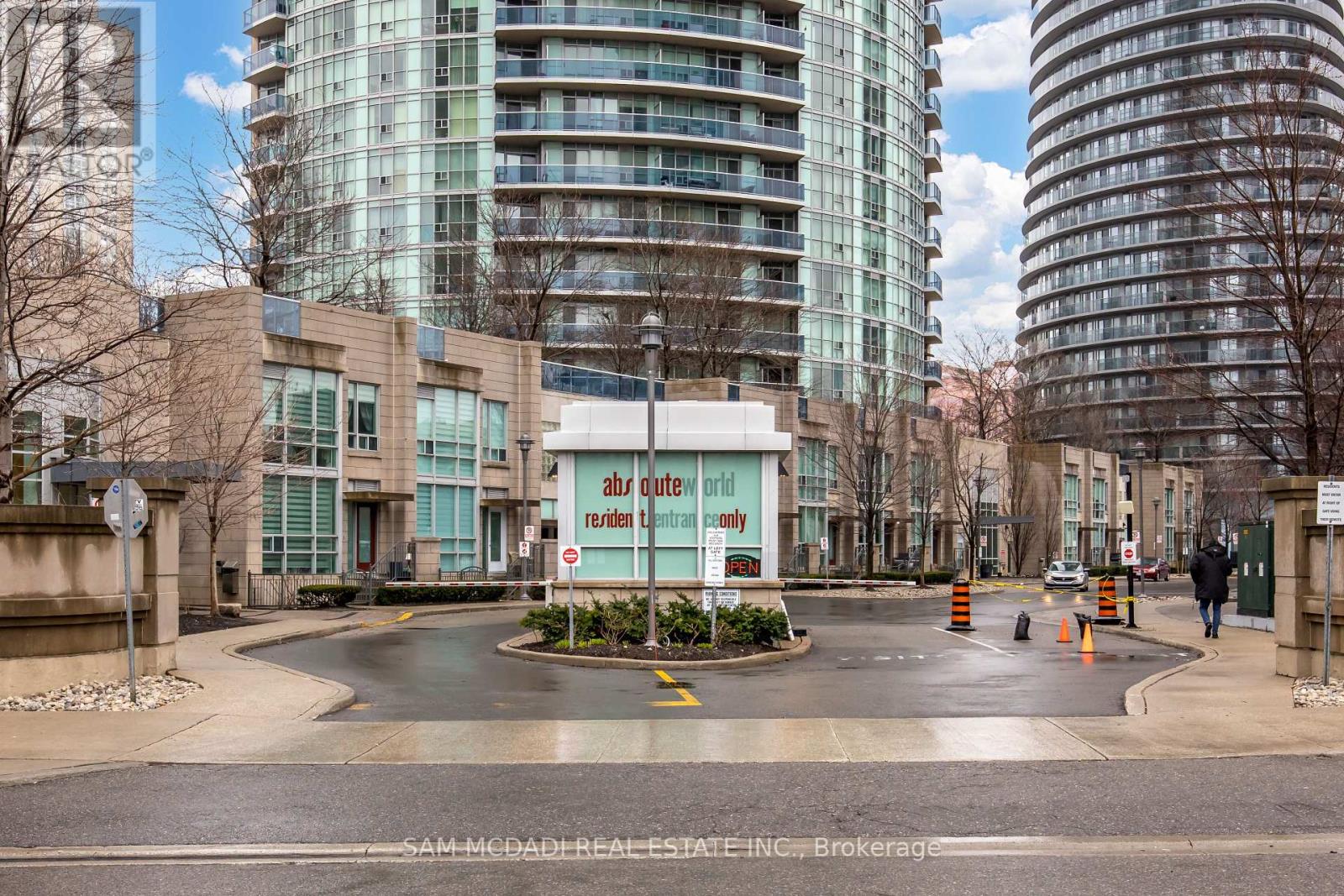 Property at TH119 - 90 ABSOLUTE AVENUE image 4