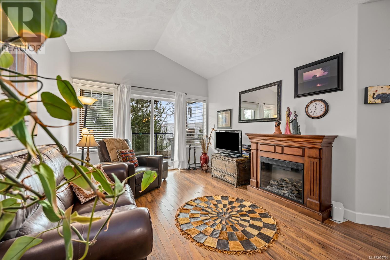 Property at 211 930 Braidwood Rd image 3