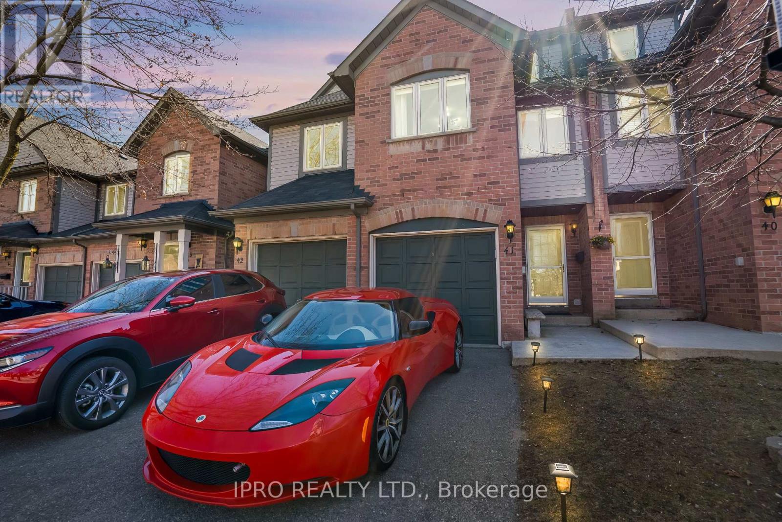 Property at 41 - 2088 LEANNE BOULEVARD W image 1