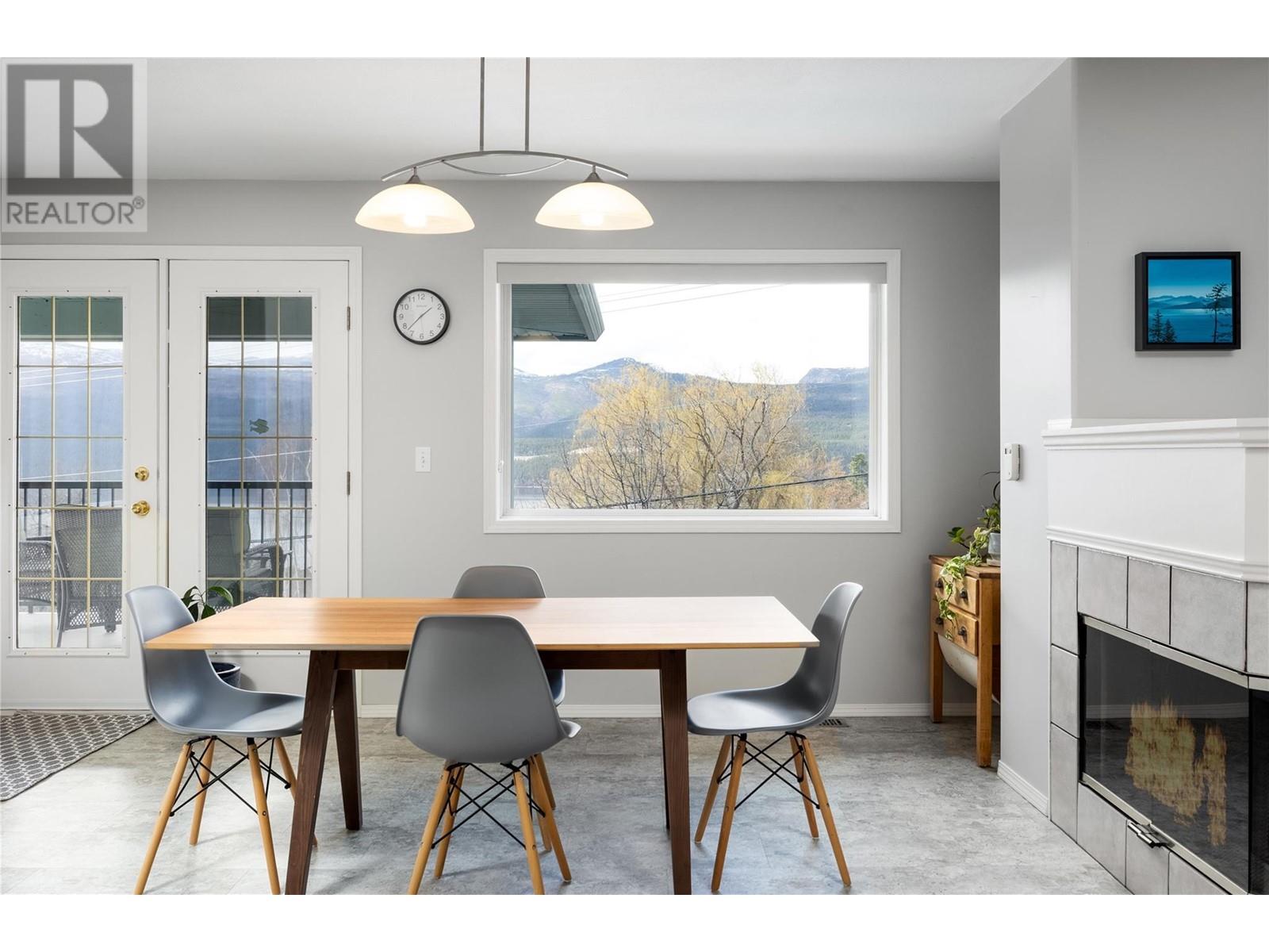 Property at 16865 COMMONAGE Road image 4
