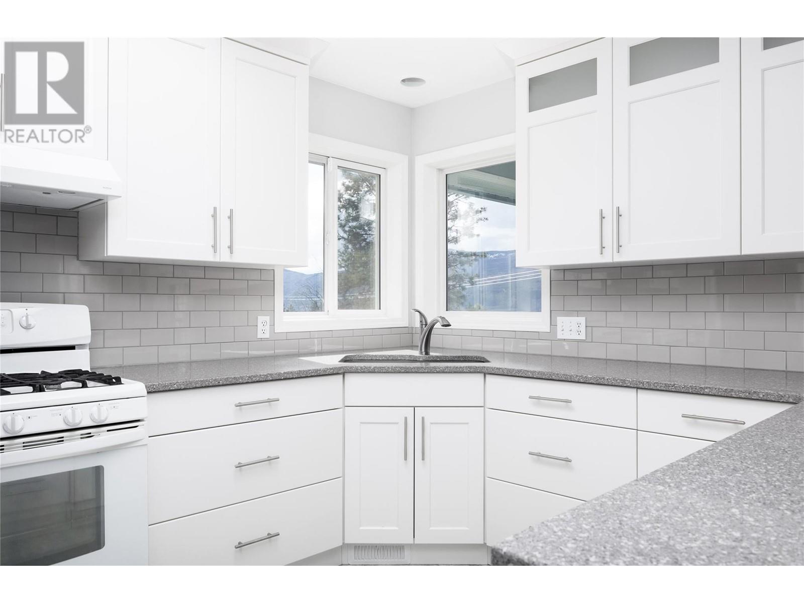 Property at 16865 COMMONAGE Road image 2