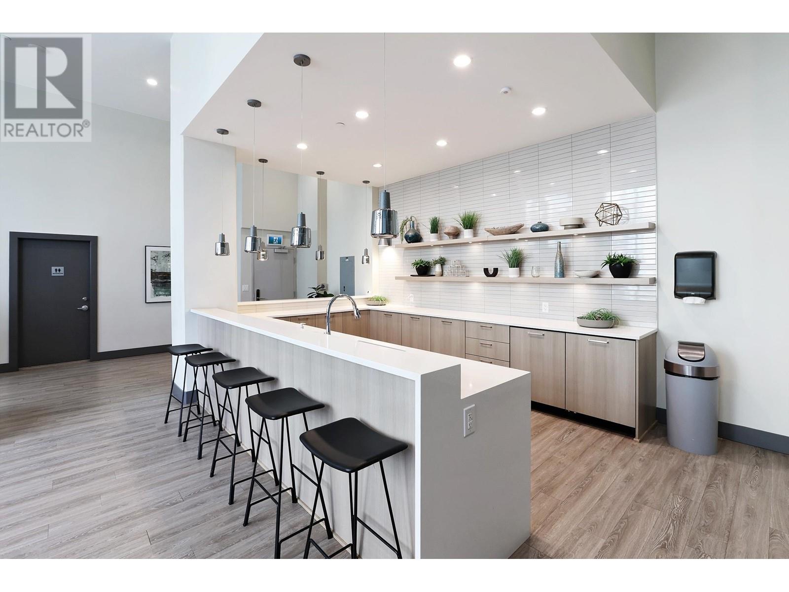 Listing Picture 13 of 31 : 1402 8533 RIVER DISTRICT CROSSING, Vancouver / 溫哥華 - 魯藝地產 Yvonne Lu Group - MLS Medallion Club Member