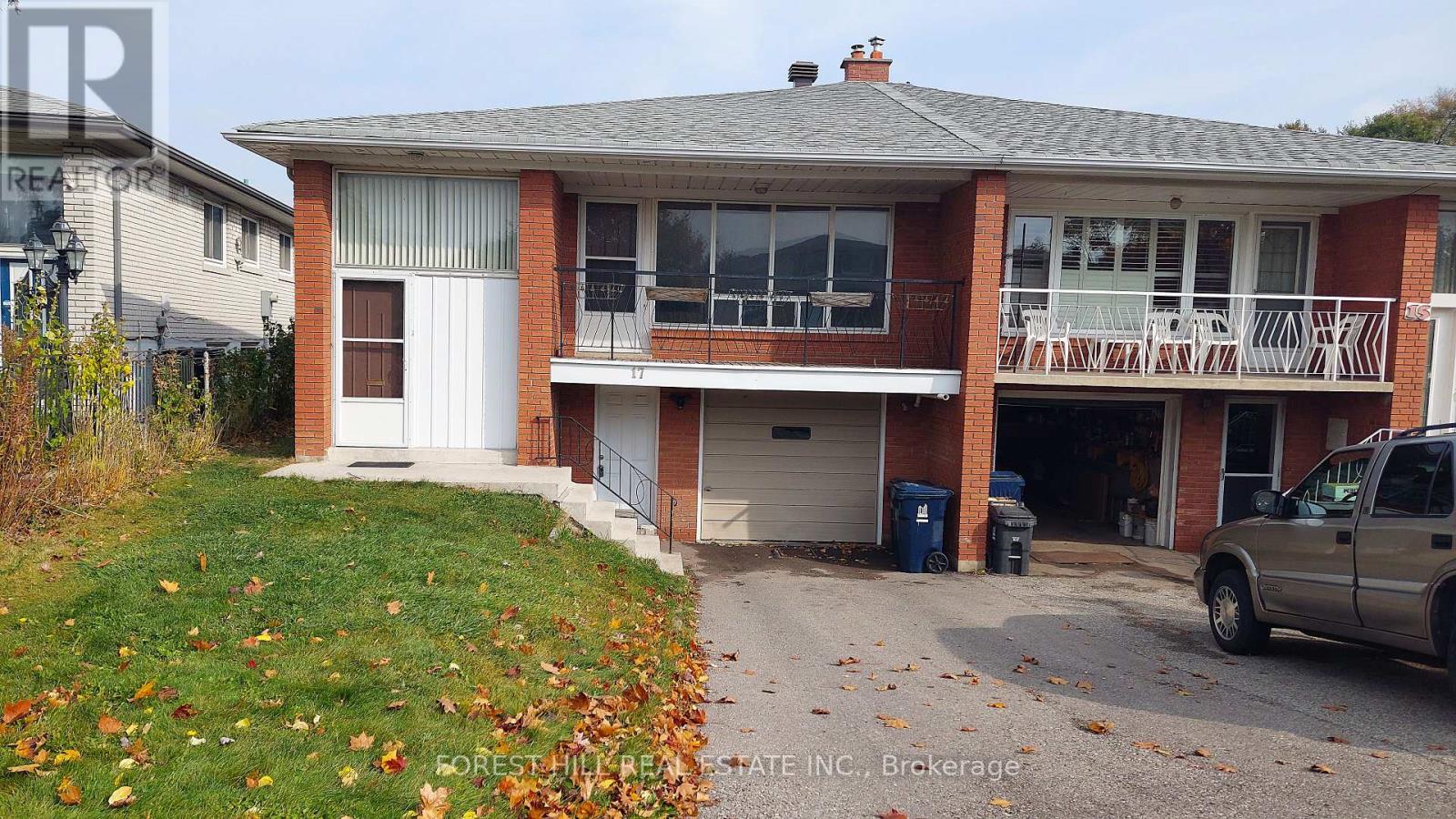 17 TILLPLAIN ROAD, Toronto, Ontario