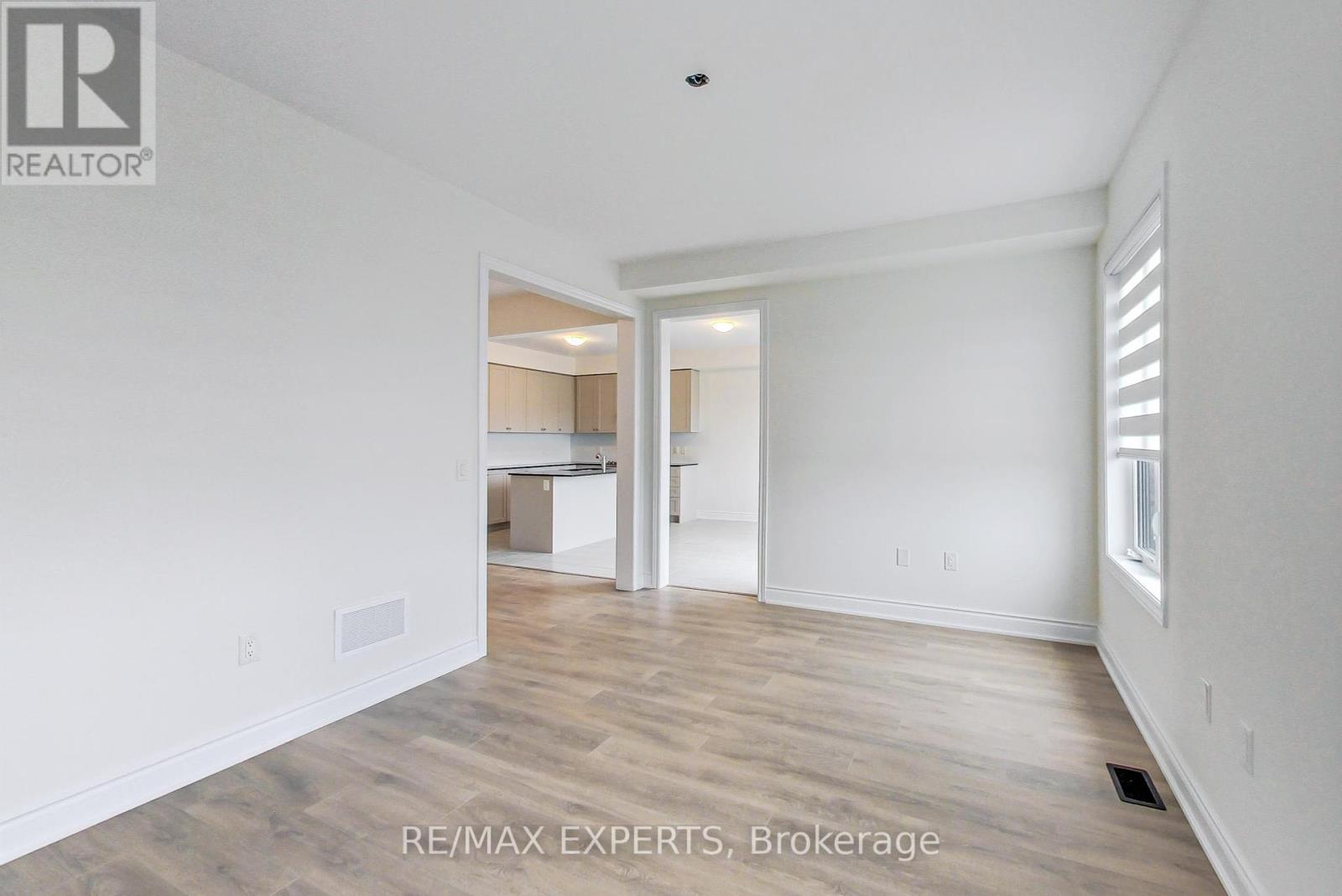 11 Union Boulevard, Wasaga Beach, Ontario  L9Z 0M6 - Photo 10 - S12103279
