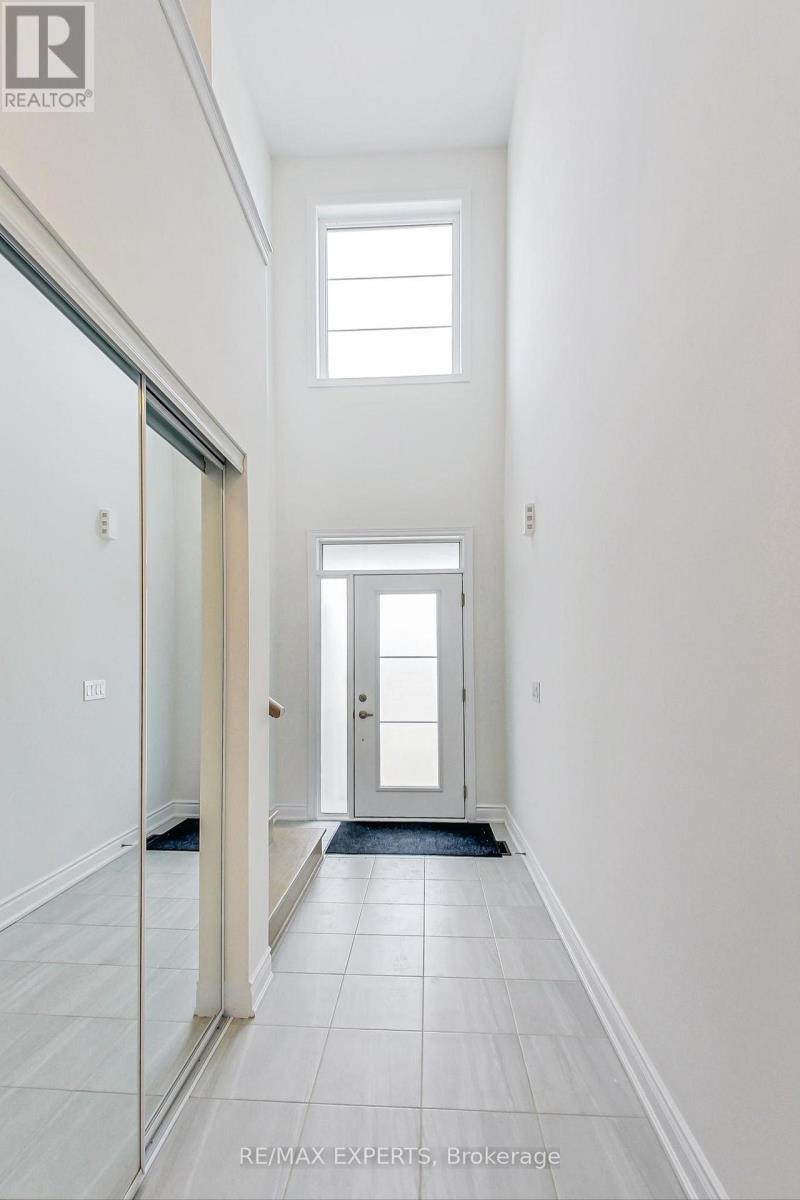 11 Union Boulevard, Wasaga Beach, Ontario  L9Z 0M6 - Photo 4 - S12103279