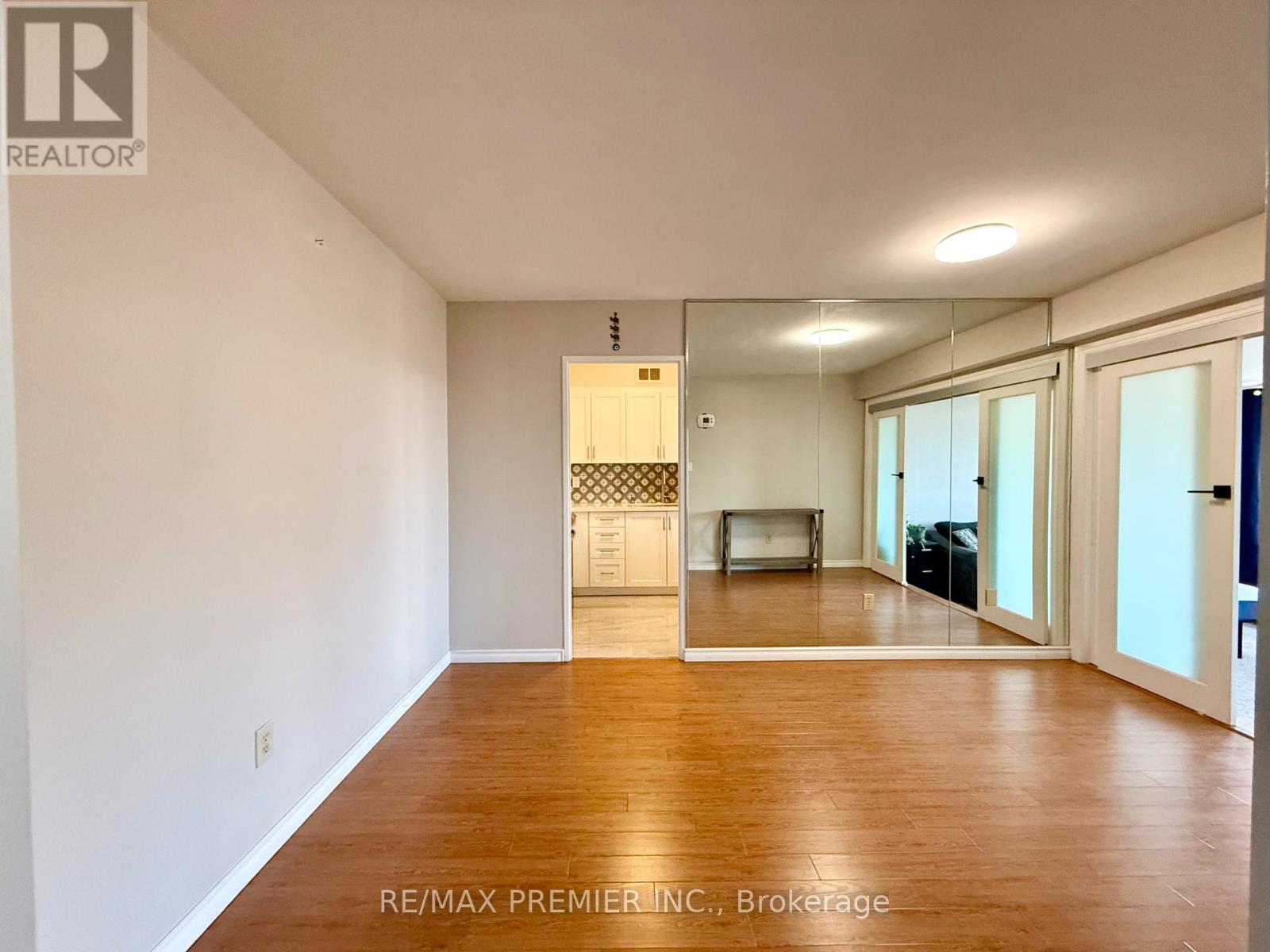 502 - 31 Four Winds Drive, Toronto, Ontario  M3J 1K9 - Photo 10 - W12101757