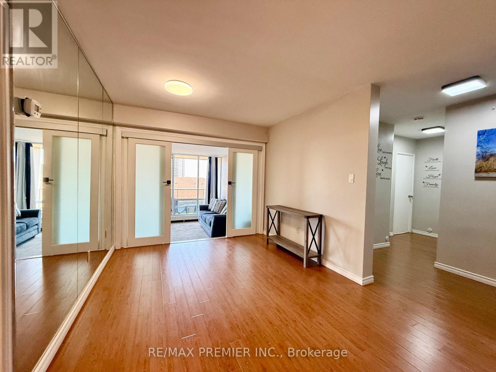502 - 31 Four Winds Drive, Toronto, Ontario  M3J 1K9 - Photo 11 - W12101757