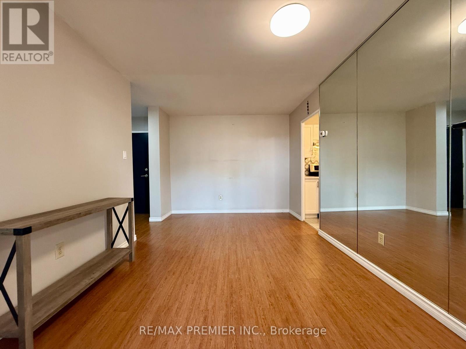 502 - 31 Four Winds Drive, Toronto, Ontario  M3J 1K9 - Photo 12 - W12101757